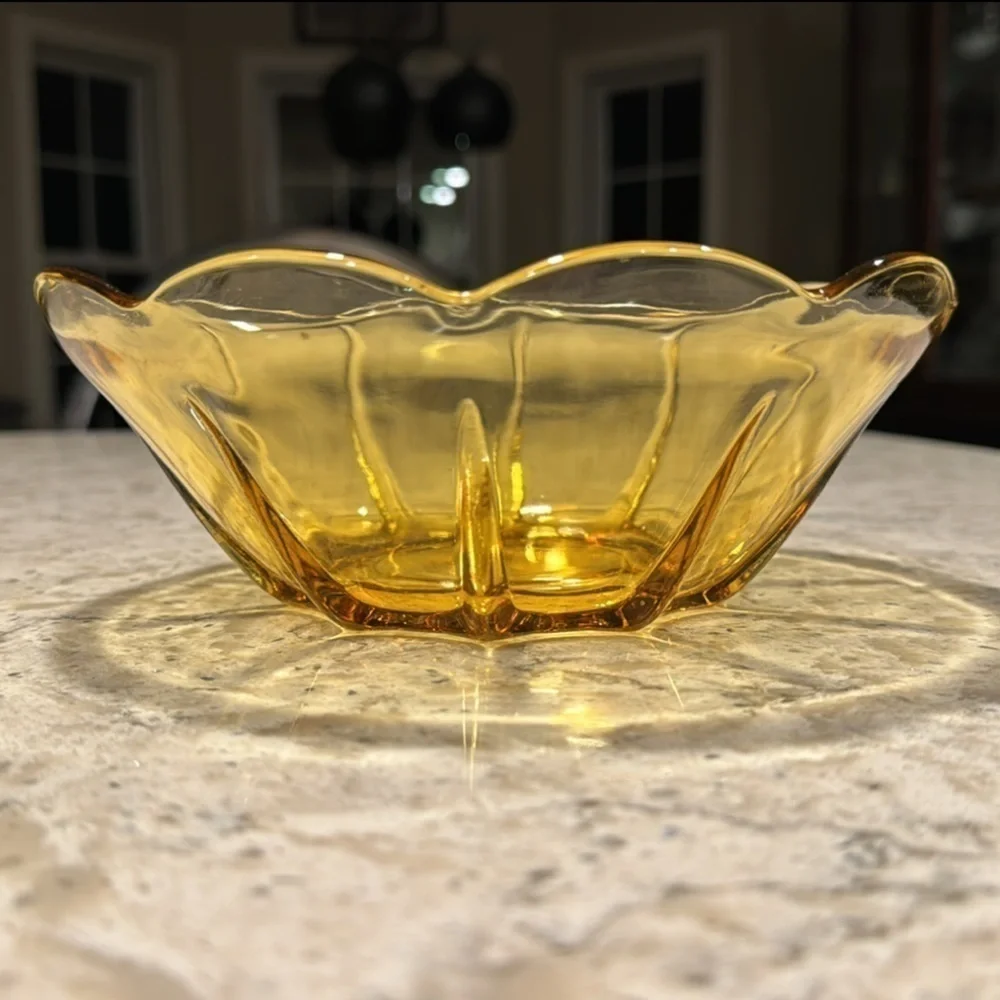 VINTAGE 1960’s~ANCHOR HOCKING~HONEY GOLD BOWL~ PANELED WITH SCALLOPED EDGE~G22